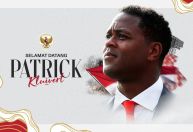 Kluivert, ex-atacante do Barcelona, é anunciado como técnico da Indonésia
