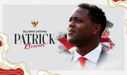 Kluivert, ex-atacante do Barcelona, é anunciado como técnico da Indonésia