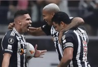 Deyverson se despede de Paulinho e deixa mensagem para o atacante: "Seja feliz"