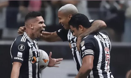 Deyverson se despede de Paulinho e deixa mensagem para o atacante: "Seja feliz"