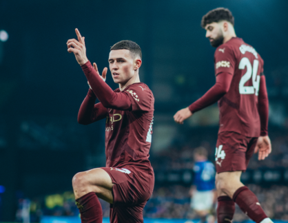 Phil Foden em duelo contra o Ipswich