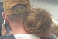 Mulher que sequestrou bebê no PR cortou e tingiu cabelo da criança