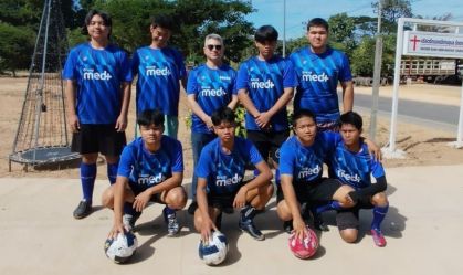 Jovens do projeto social Thai