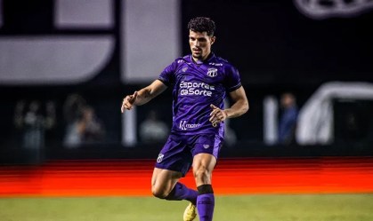 Ceará acerta renovação de contrato de lateral ex-Corinthians