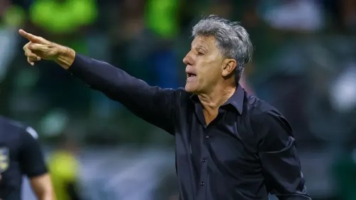 Renato Portaluppi durante jogo do GrÊmio em dezembro de 2024