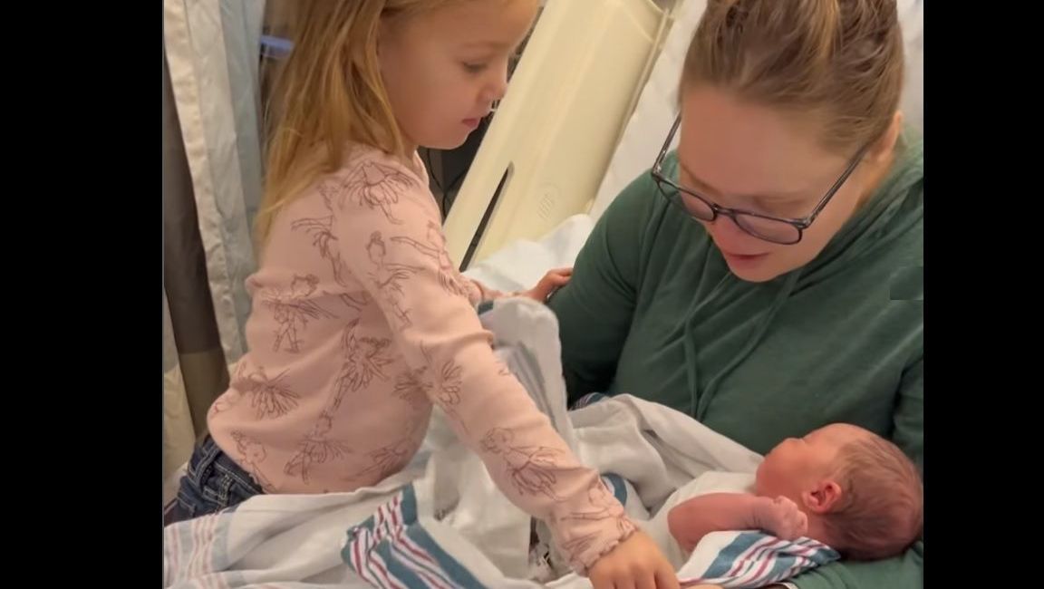 Ronda Rousey se torna mãe pela segunda vez
