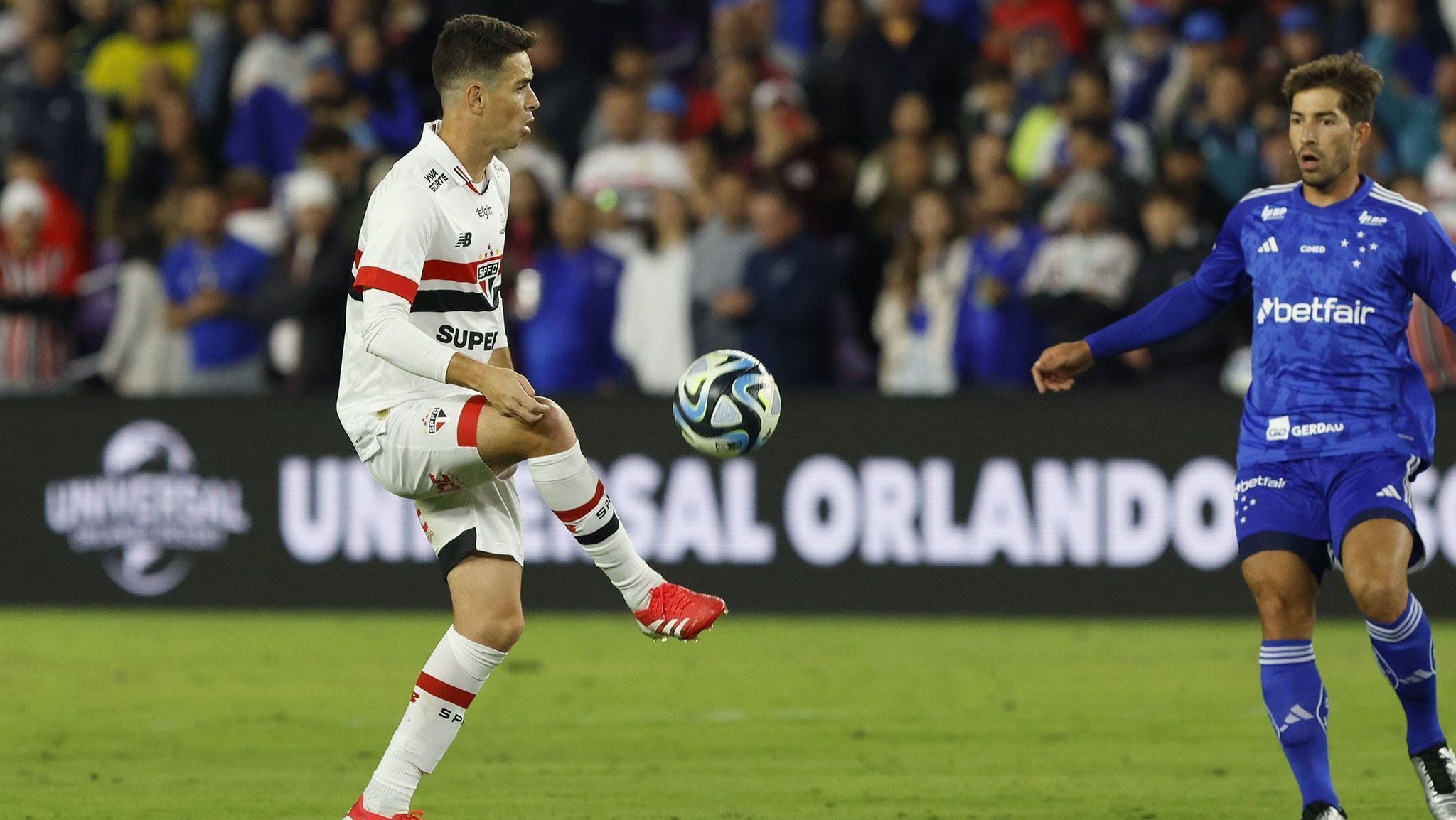 Cruzeiro e São Paulo se enfrentam nesta quarta-feira (15)