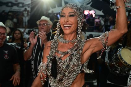 Sabrina Sato é rainha de bateria da Gaviões da Fiel