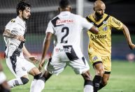 Santos larga atrás contra a Ponte Preta, mas conquista empate com Guilherme