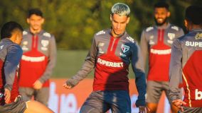 Equipe do São Paulo realiza último treino antes de disputar a FC Series