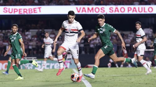 Oscar em ação no confronto São Paulo x Guarani