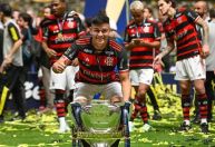 Flamengo acerta o empréstimo de Carlos Alcaraz para time da Inglaterra