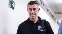 Santos é condenado pela Fifa a pagar multa milionária a Pedro Caixinha