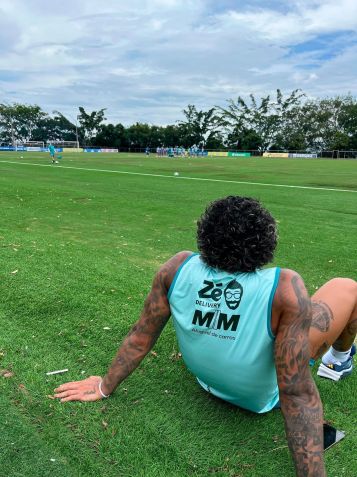 "Presença especial nas atividades de hoje", disse o Cruzeiro em publicação • Foto: Reprodução / X / @CruzeiroFem