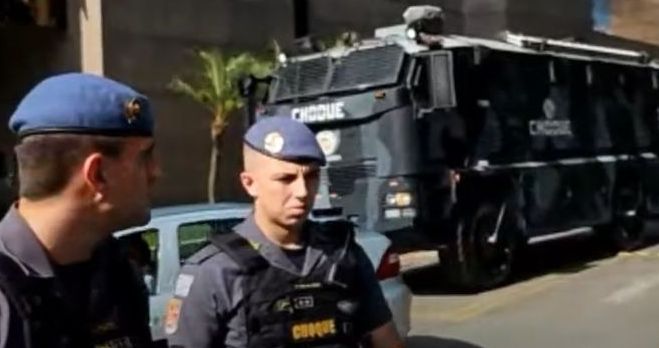 Tropa de Choque chega ao Parque São Jorge para votação do impeachment de Augusto Melo