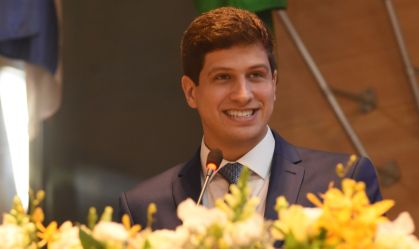 João Campos diz que Brasil busca “retorno do crescimento econômico responsável”