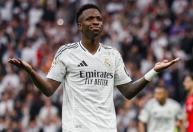 Confiante? Vini Jr faz mistério antes de Real Madrid x Arsenal na Champions