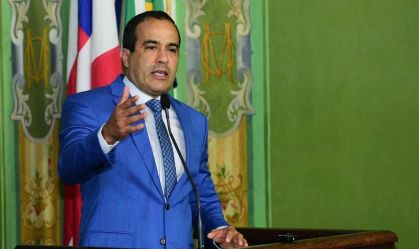 Na posse, Bruno Reis diz que prioridade será combate à pobreza em Salvador
