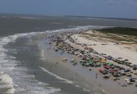 MP do Pará sugere medida para proibir carros nas faixas de areia das praias