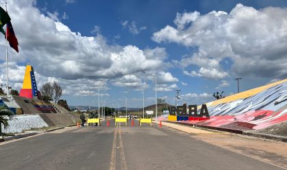 Após 12 horas, Venezuela reabre fronteira e paralisa exercício militar