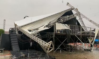 Palco onde o cantor Tayrone se apresentaria no interior da Bahia