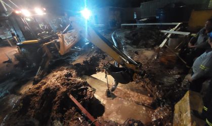 Obra atinge adutora e deixa 320 mil pessoas sem água no Recife