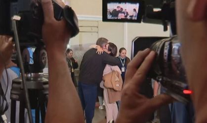 O ex-presidente Jair Bolsonaro acompanhou sua esposa, MIchelle Bolsonaro, no Aeroporto de Brasília