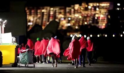 Mais de 400 migrantes chegam às Ilhas Canárias