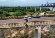 Carro está há um mês preso em ponte que desabou entre Tocantins e Maranhão