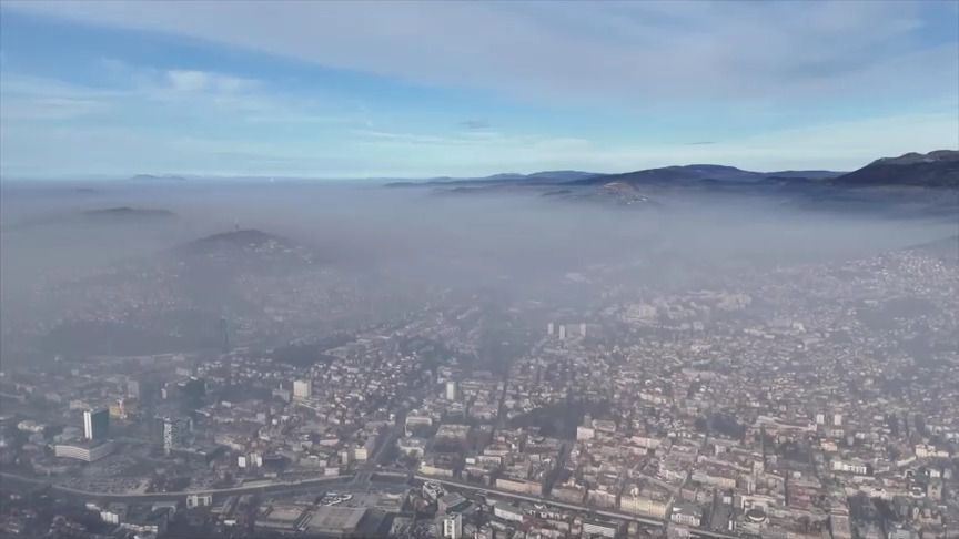 Sarajevo, capital da Bósnia uta contra a poluição atmosférica "perigosa"
