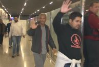 Brasileiros deportados relatam agressões e maus-tratos em voo dos EUA