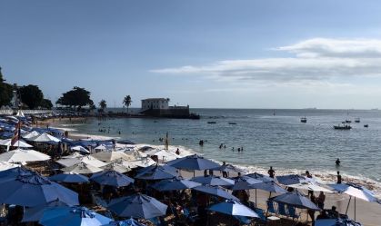 Em pleno verão, Salvador tem apenas uma praia própria para banho