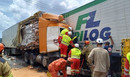 Imagem de destaque do post: RJ: acidente na Dutra deixa um morto e pelo menos 8 feridos