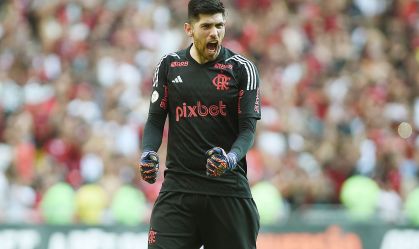 Goleiro do Flamengo fala sobre tentativa de assalto e tiros em carro no RJ