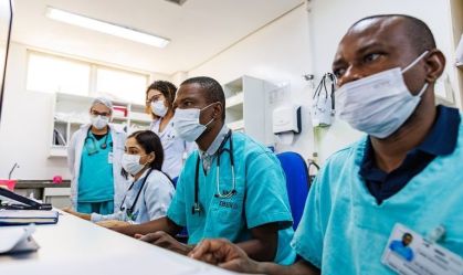 Estatal que gere hospitais universitários demite funcionária por racismo