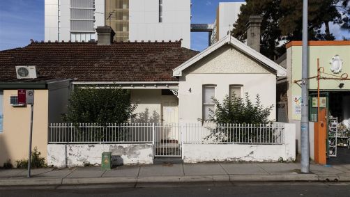 Casa onde AC/DC foi fundada ficava no subúrbio de Burwood, em Sidney, na Austrália