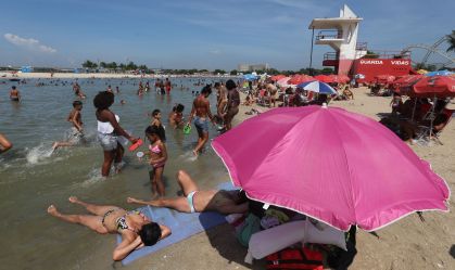 Movimentação no Piscinão de Ramos, na zona norte do Rio de Janeiro