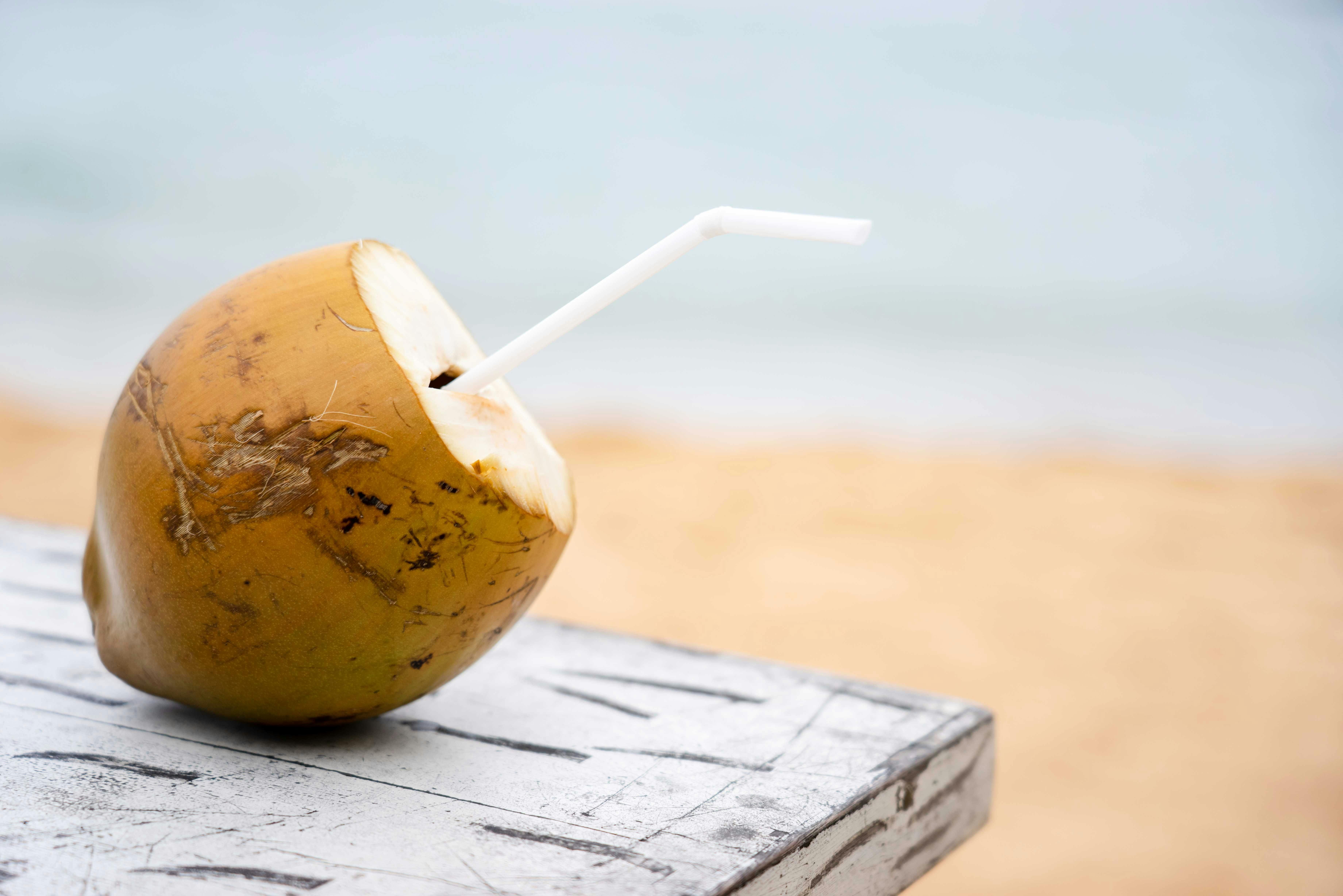 Benefícios da água de coco: além de isotônico natural, veja 6 ...