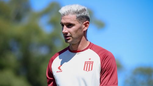 Alario em treino do Estudiantes