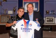 Lyon anuncia chegada de Almada; clube empresta brasileiro para clube belga