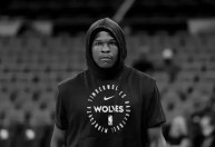 Astro da NBA é multado em mais de R$ 300 mil por mostrar dedo do meio; entenda