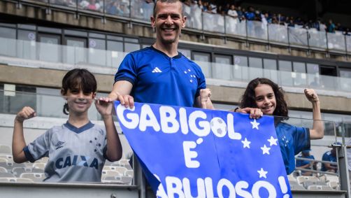 Torcedores do Cruzeiro no Mineirão durante apresentação do Gabigol