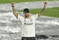 Neymar não vai a clássico na Vila e manda recado: "Bora meu peixão"