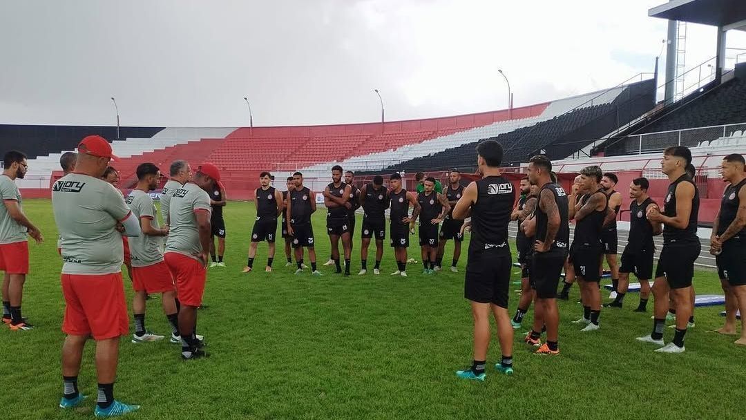 Atlético-BA treinando no Carneirão