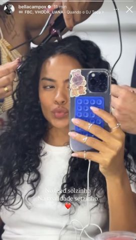 Bella Campos posta stories mostrando que está em set de gravação • Instagram/Bella Campos