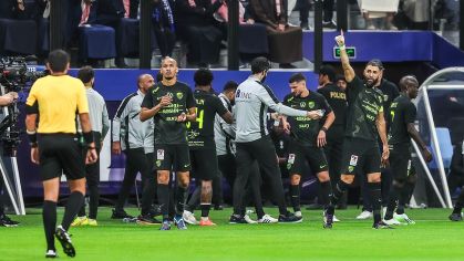 Benzema comemora gol pelo Al-Ittihad