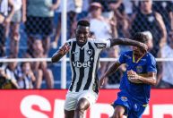 Com dois a mais, Botafogo perde para Sampaio Corrêa no Cariocão