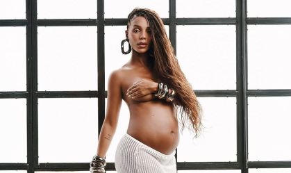 Brunna Gonçalves exibe barrigão de grávida