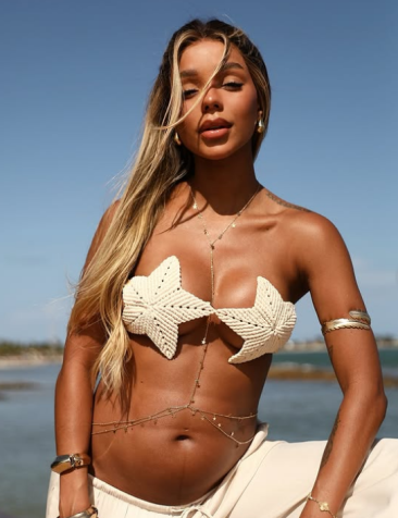 Brunna Gonçalves com biquíni de estrela • Instagram/Brunna Gonçalves