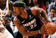 NBA: Jimmy Butler aumenta rumores de saída após usar tênis polêmico